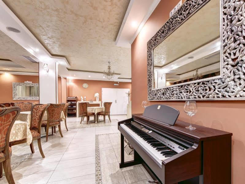 Boutique Hotel Diama Mratín エクステリア 写真